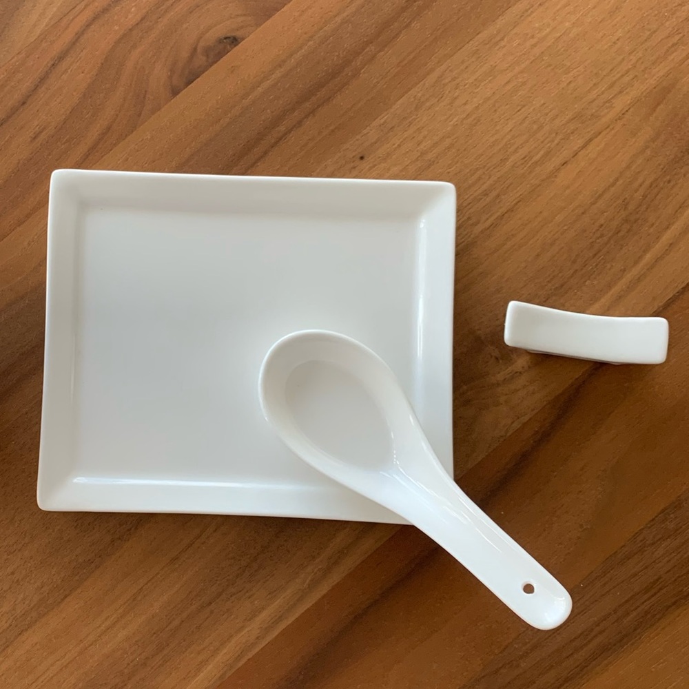 Bundle 3/$25 Maxwell Williams Oriental Dining Set. Chopstick rest, spoon, plate.